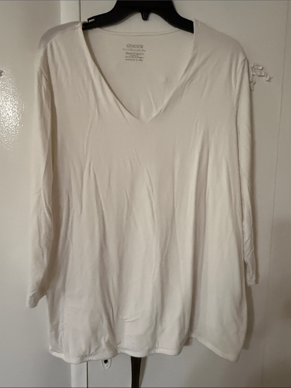 Chico's white V-Neck 3/4 Sleeve Tee XL